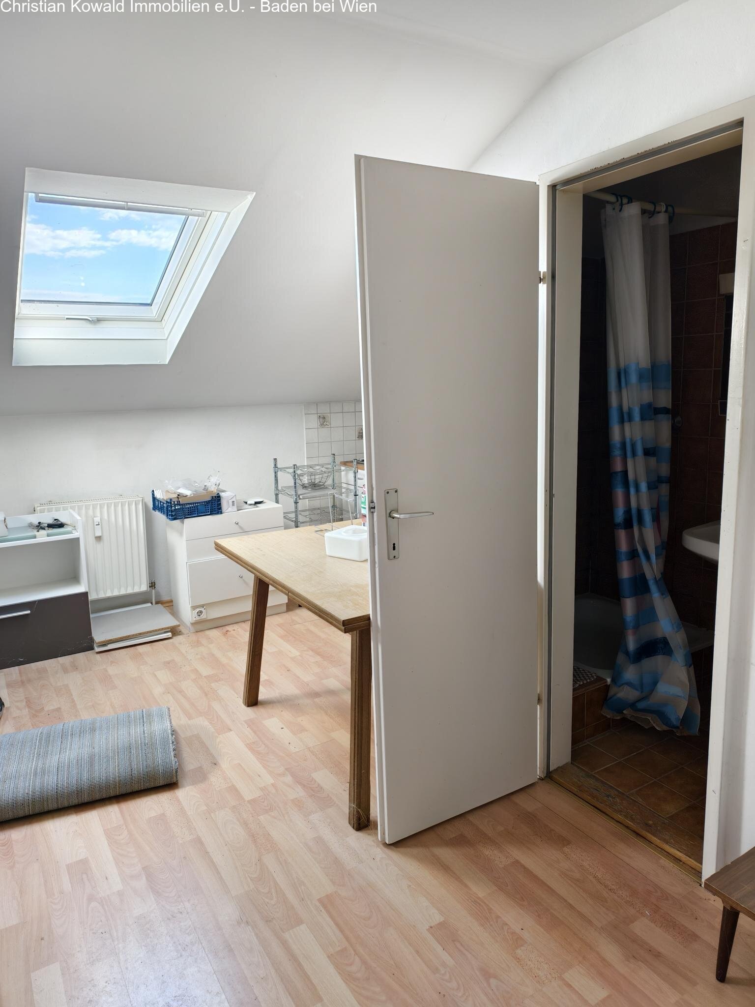 Zimmer mit Bad/WC Zimmer mit Bad/WC