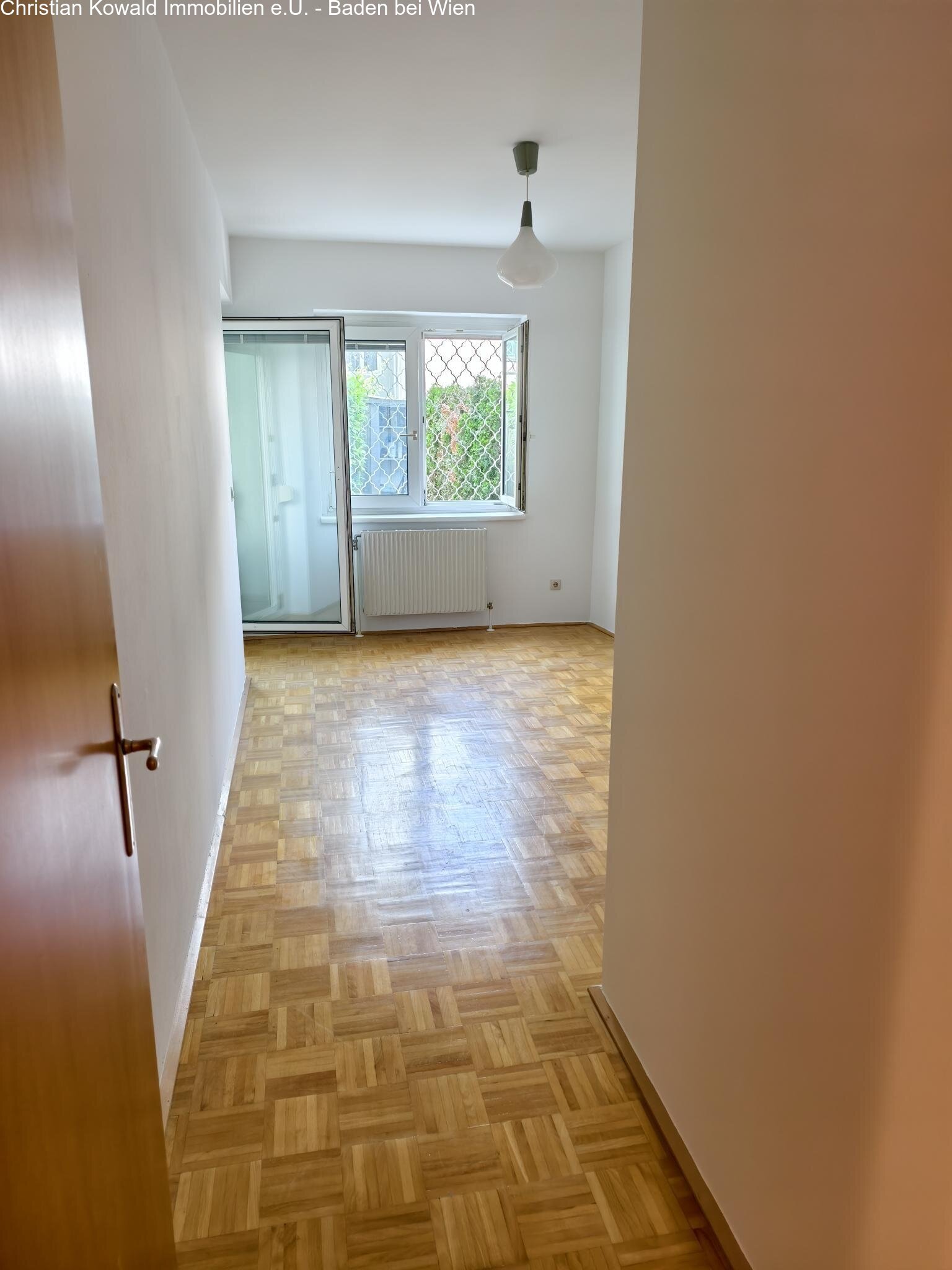 Blick vom Gang ins Gästezimmer